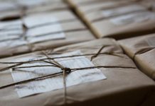 Taxă de 25 de lei pentru coletele din afara UE