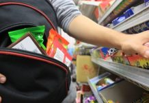 Tânără din Argeș, prinsă cu produse alimentare furate dintr-un magazin din Târgu-Jiu