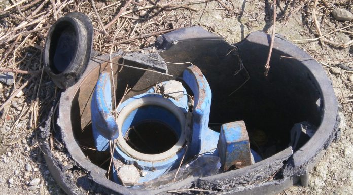 Aparegio: Rămân fără apă din cauza unei avarii la un hidrant