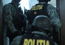 Percheziție la Țicleni, în locuința unui bărbat acuzat că și-a șantajat fosta iubită cu fotografii indecente