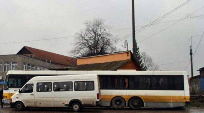 Licitație deschisă pentru închirierea a două microbuze pentru mineri