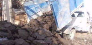 Aproape trei tone de cărbune fără acte, confiscate de polițiști