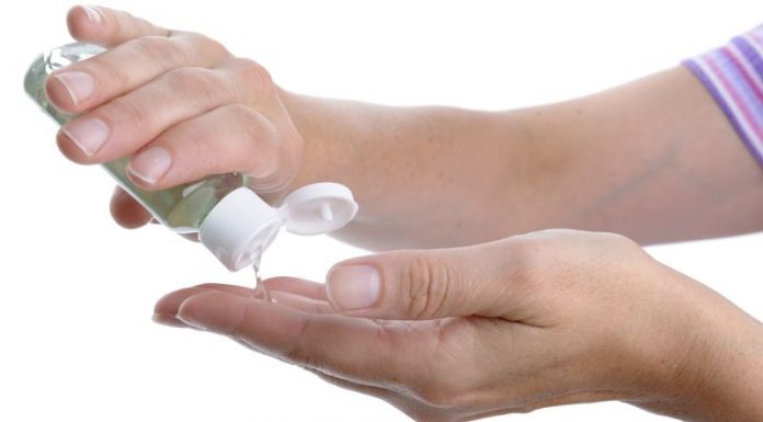 Noi pachete de igienă de la UE pentru gorjeni