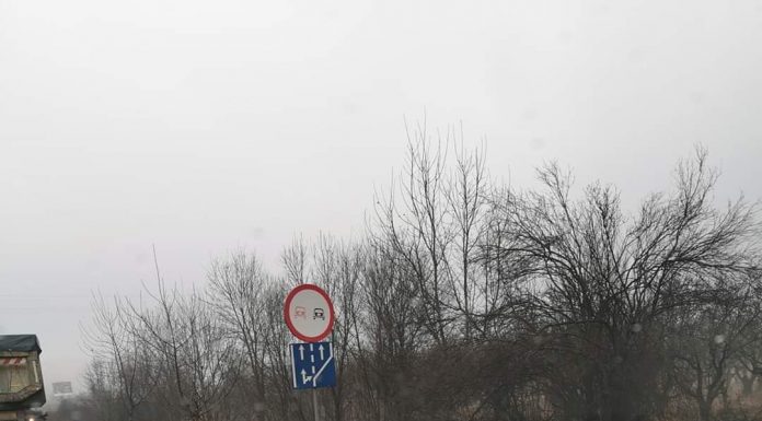 FOTO: Accident cu trei mașini, provocat de un bătrân de 71 de ani