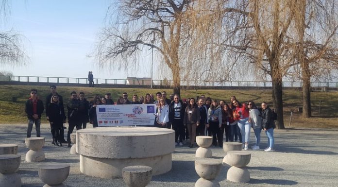 Turişti din patru ţări, în vizită la Târgu-Jiu