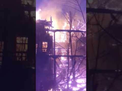 VIDEO: INCENDIU VIOLENT LA CASA UNUI BUCUREȘTEAN DIN SĂCELU