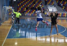 Victorie zdrobitoare pentru handbaliste