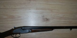 Armă descoperită într-o mașină, în timpul unui control în trafic