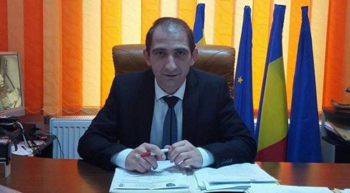 Medic veterinar din Săcelu, pus de Jurebie pe lista de așteptare pentru viza de reședință! Edilul PSD, reclamat pentru discriminare