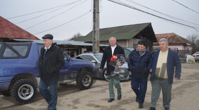 Primarul Rusu și echipa liberală din Dănești a împărțit 1000 de garoafe femeilor din comună!