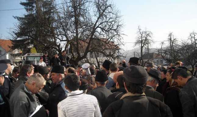 Localnicii din Bucșana voiau protest în fața Primăriei Prigoria! Acțiunea nu s-a aprobat din cauza Coronavirusului