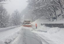 Avalanșe în Defileul Jiului! Circulație blocată!