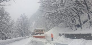 Avalanșe în Defileul Jiului! Circulație blocată!