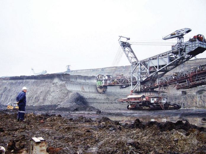 cariera-minerit-excavator-motru