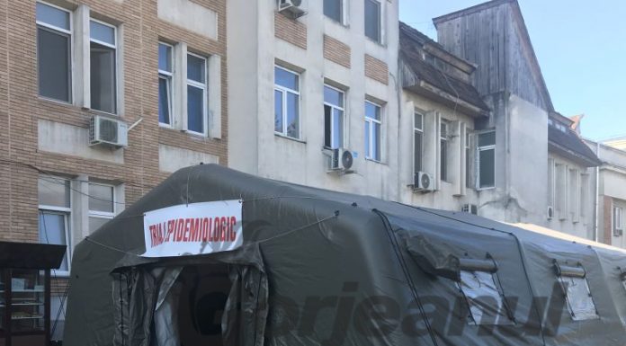 Corturi militare în sprijinul medicilor din Târgu-Jiu