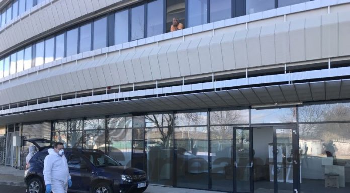 Zeci de „carantinați”, în hotelul de 4 stele de la stadion