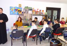 Familii sărace, sprijinite de Biserica ,,Sf.Apostoli Petru şi Pavel’’din Târgu-Jiu