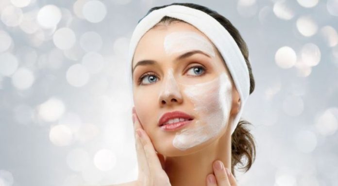 Dacă tot stăm în casă din cauza coronavirusului – Cum ne protejăm tenul de acnee şi imperfecţiuni cu ingrediente naturale