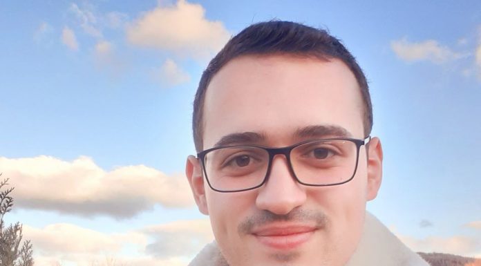 Are 24 de ani și vrea să fie primar la Novaci