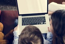 Platformă digitală pentru profesorii din comunități defavorizate