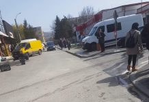 Carantină și nu prea, la Sadu! Oamenii se plimbă pe străzi nestingheriți!