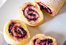 Rețeta săptămânii – Ruladă cu gem de afine
