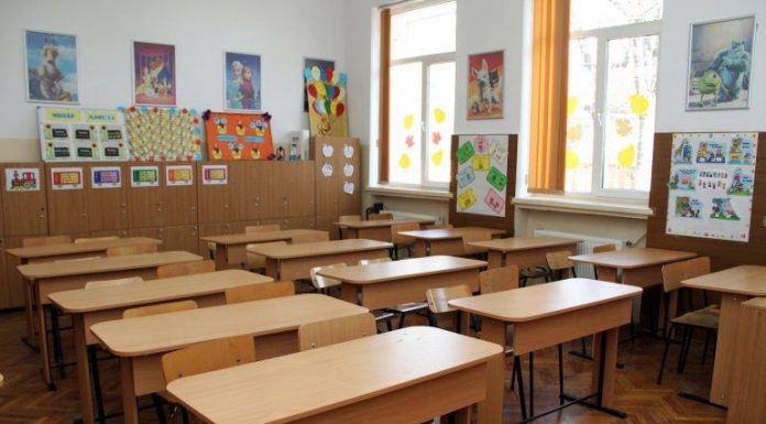 Numărul școlilor în scenariul roșu a trecut de 900