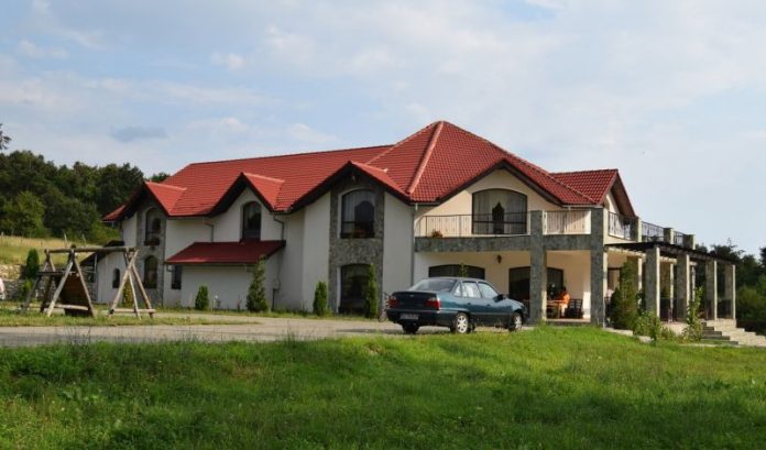 92569118_245738856471191_2283641846519300096_n