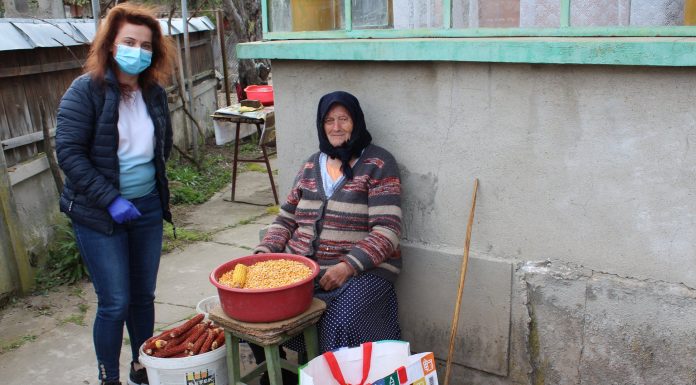 ADER a oferit pachete cu alimente la 45 de vârstnici din Drăguțești