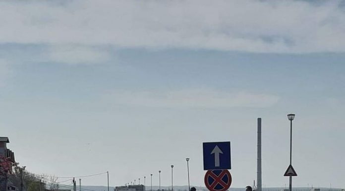 A dat cu alcool ca protecție la coronavirus! A ,,funcționat”, l-a luat salvarea