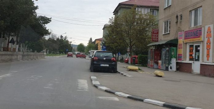 În fotografii – Motru, orașul cu peste 300 de izolați la domiciliu și un focar de coronavirus, pare pustiu!