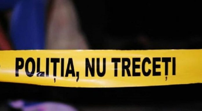 A murit, după ce a căzut de pe scară