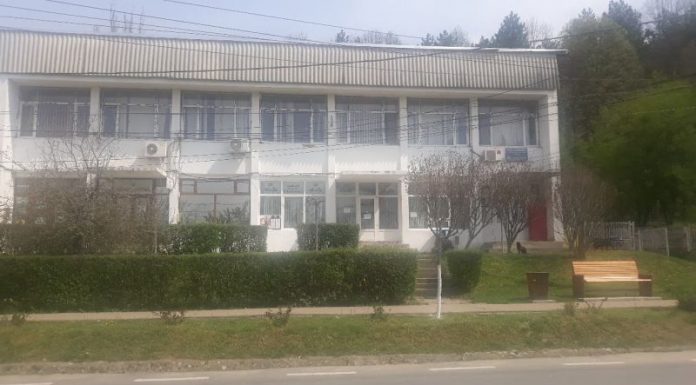 A găsit 10.000 de lei într-o parcare