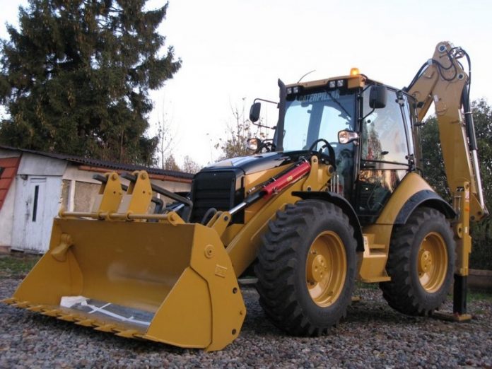 Buldoexcavator-CATERPILLAR-444-F-de-inchiriat