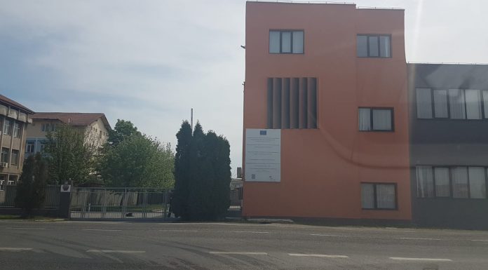 Un transportator din Corcova care făcea curse regulate la Tricotaje Motru și toată familia au Covid-19