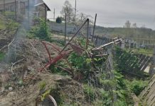 Toboganele din Vladimir au ajuns la fier vechi, după ce au ruginit, timp de zece ani, în curtea primăriei!