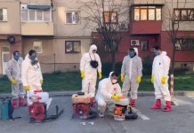 Primarii trec de la spălarea străzilor la dezinfectarea scărilor de bloc