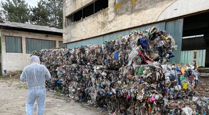 Tiruri cu deșeuri abandonate în natură, în Gorj și Mehedinți
