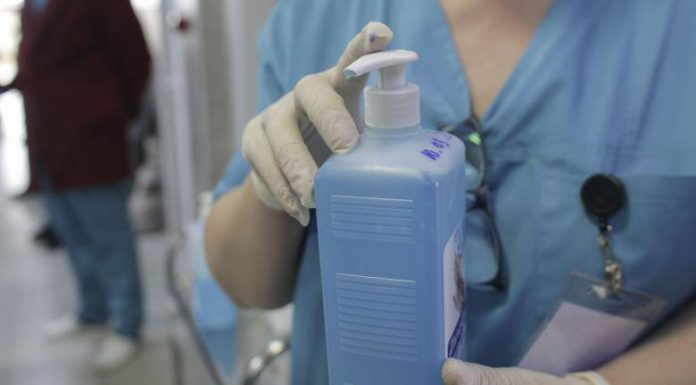 Prețurile la medicamente și dezinfectanți, plafonate. „Opriți specula pe spatele românilor”