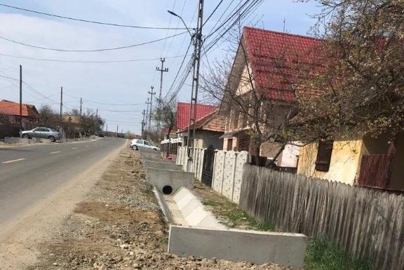 CJ Gorj a reluat lucrările de asfaltare a mai multor drumuri județene