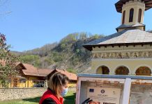 Bunicii Comunității din Peștișani, pe mâini bune!