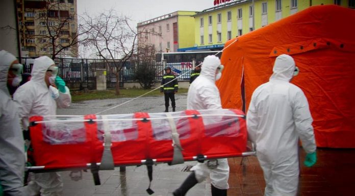 O femeie, luată cu izoleta din Meteor, își așteaptă la Infecțioase rezultatul testului la coronavirus! În secție mai sunt alți șase pacienți suspecți