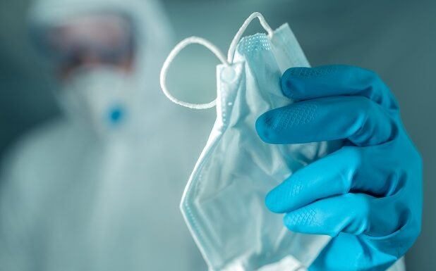 CEO cumpără mănuși și măști pentru energeticieni