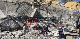 Muncitori prinși sub un turn de 60 de metri prăbușit la fosta mină Uricani!