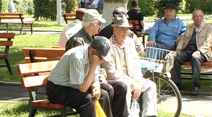 Bătrânii vor putea ieși din casă dimineața și seara