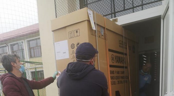 Liceul de Arte din Târgu-Jiu a primit de la autoritățile municipale un pian nou