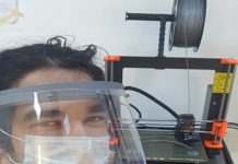 Elevii de la „Tudor” fac viziere pentru medici. Folosesc o imprimantă 3D!