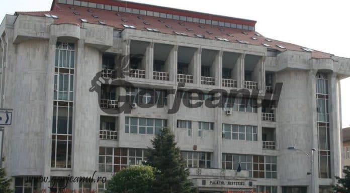 Tribunalul Gorj menține arestul pentru femeia care și-a omorât soțul