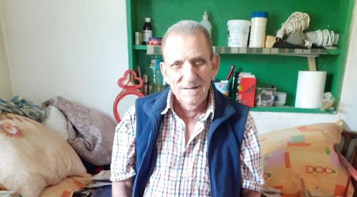 Un octogenar fără un picior, refuzat la racordarea cu apă! Autoritățile din Berlești refuză să ia în calcul cererea pensionarului