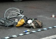 Biciclist rănit, după ce s-a dezechilibrat și a căzut în șanț